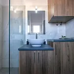 Bay B1 * Selianítika