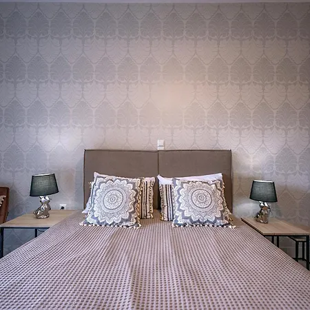 Bay B1 Apartment Selianitika