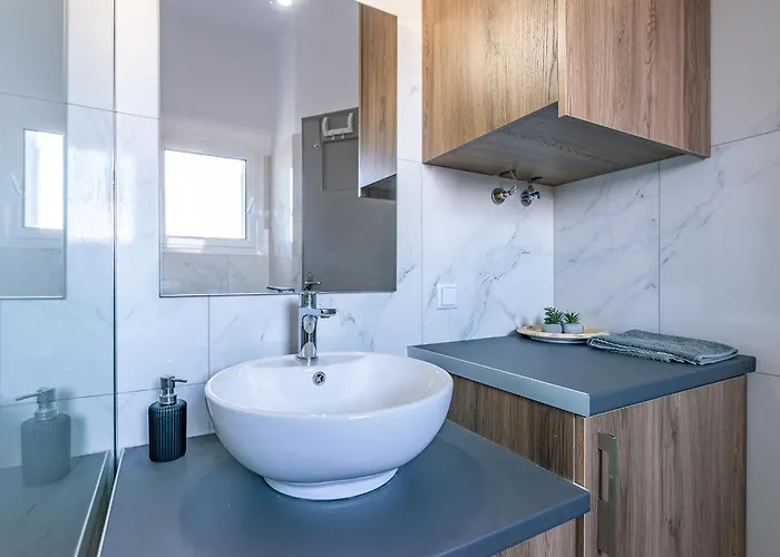 Bay B1 * Selianítika